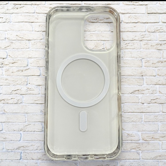 NIB XO Poppy Pink iPhone 16 Case with MagSafe Compatibility - Picture 4 of 4